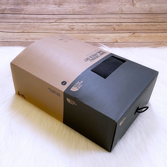 The North Face Baby Denali One-Piece Set With Mittens And Booties - Picture 8 of 8